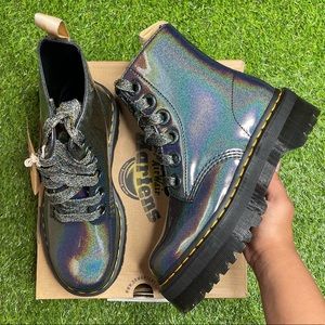 Dr. Martens Vegan Molly Rainbow platform boots. 🌈